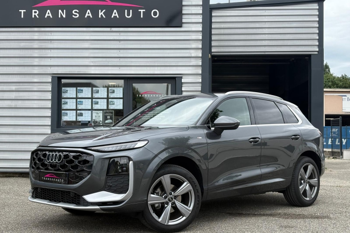 AUDI Q3